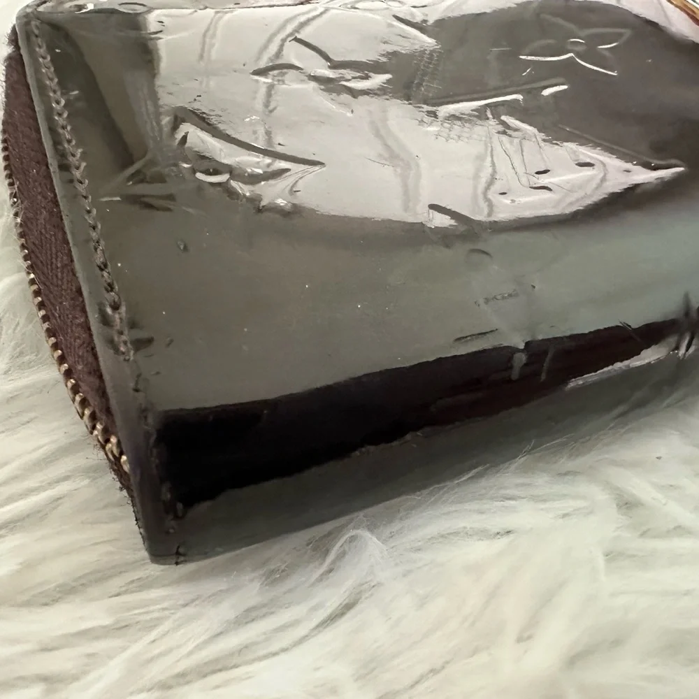 Louis Vuitton this wallet